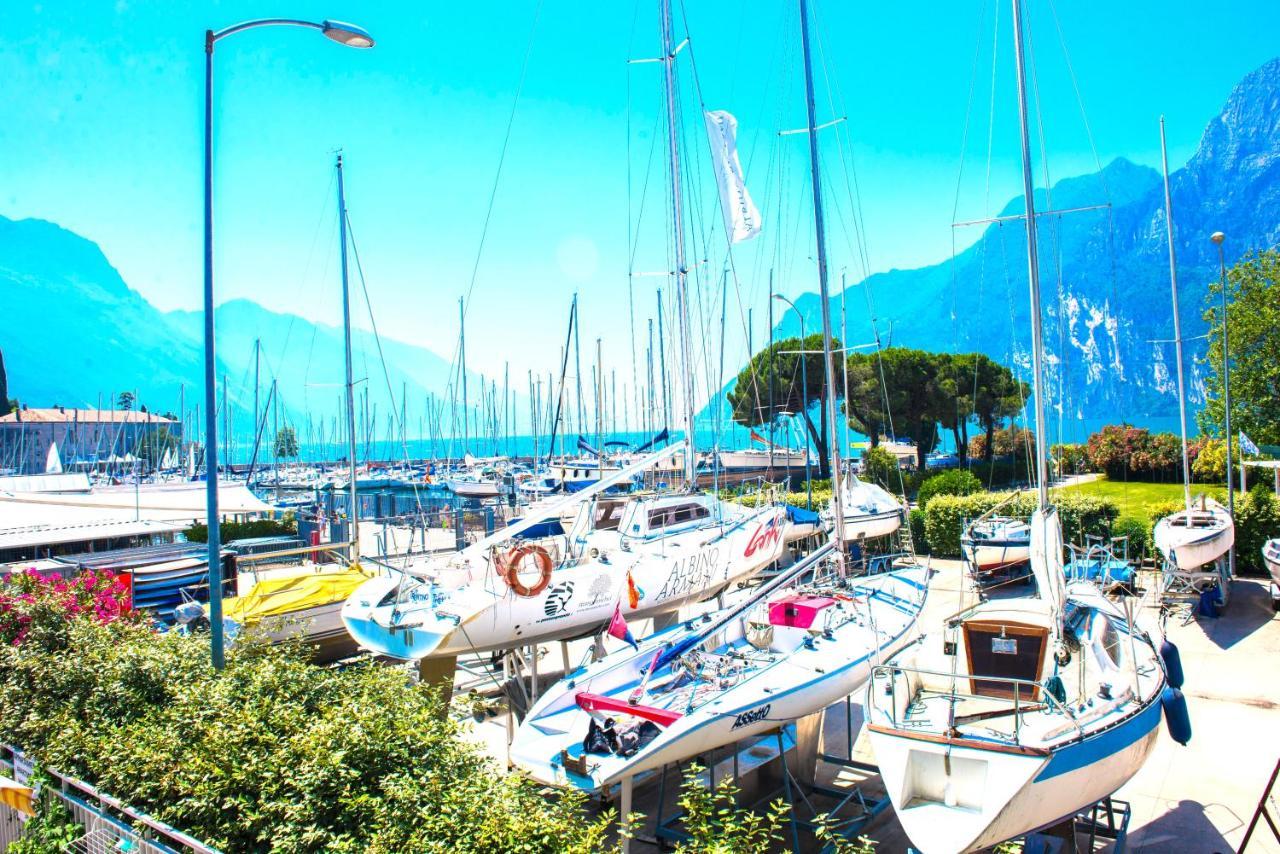 Residence Cristine Riva del Garda Exterior foto